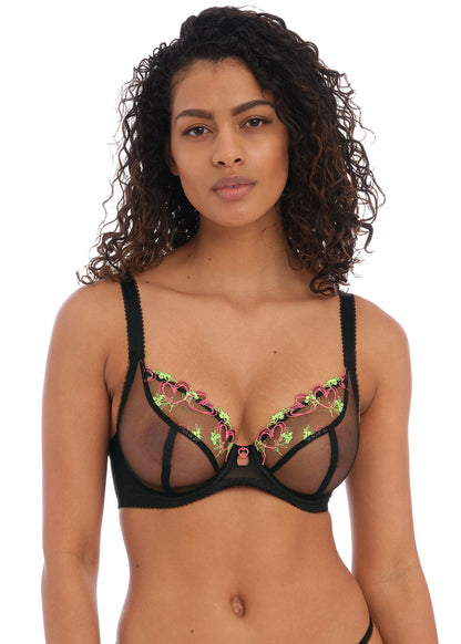 Bra fitting services in south africa – Chayil D Plus Lingerie
